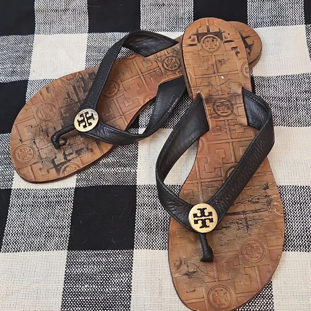 Tory Burch Black Leather/Gold Logo Thong Sandals, WELL Loved, Size 7